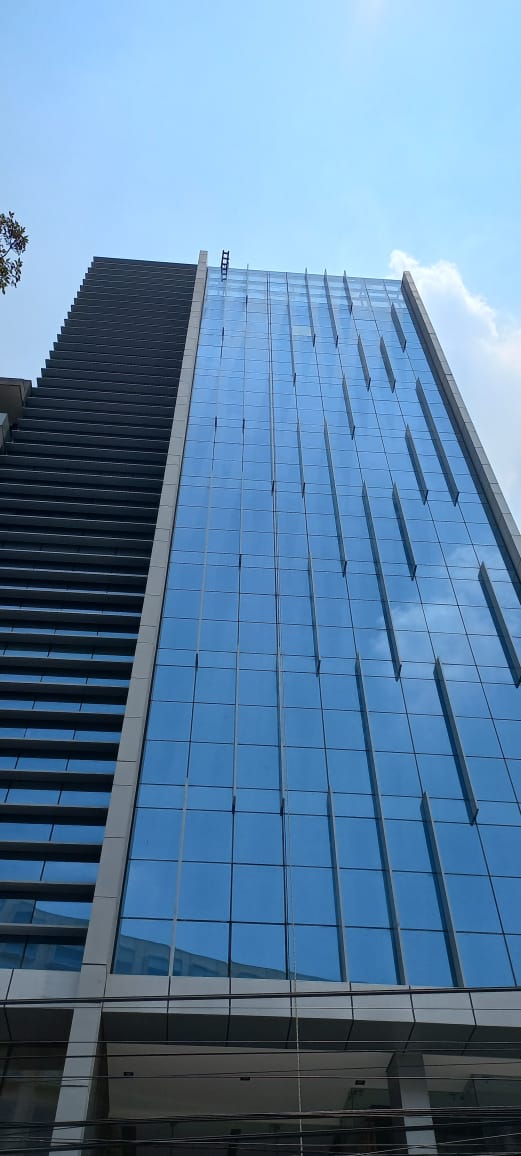Fachada de torre de cristal